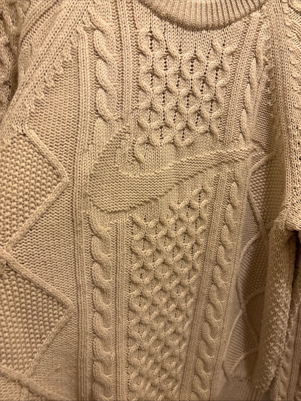 Men’s Nike Crewneck Cable Knit Sweater Beige size Medium - Picture 5 of 9